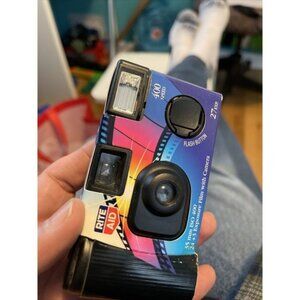 Rite Aid One Time Use Disposable 35mm 400 Film Camera Flash 27 Exp 10/2009 (13)